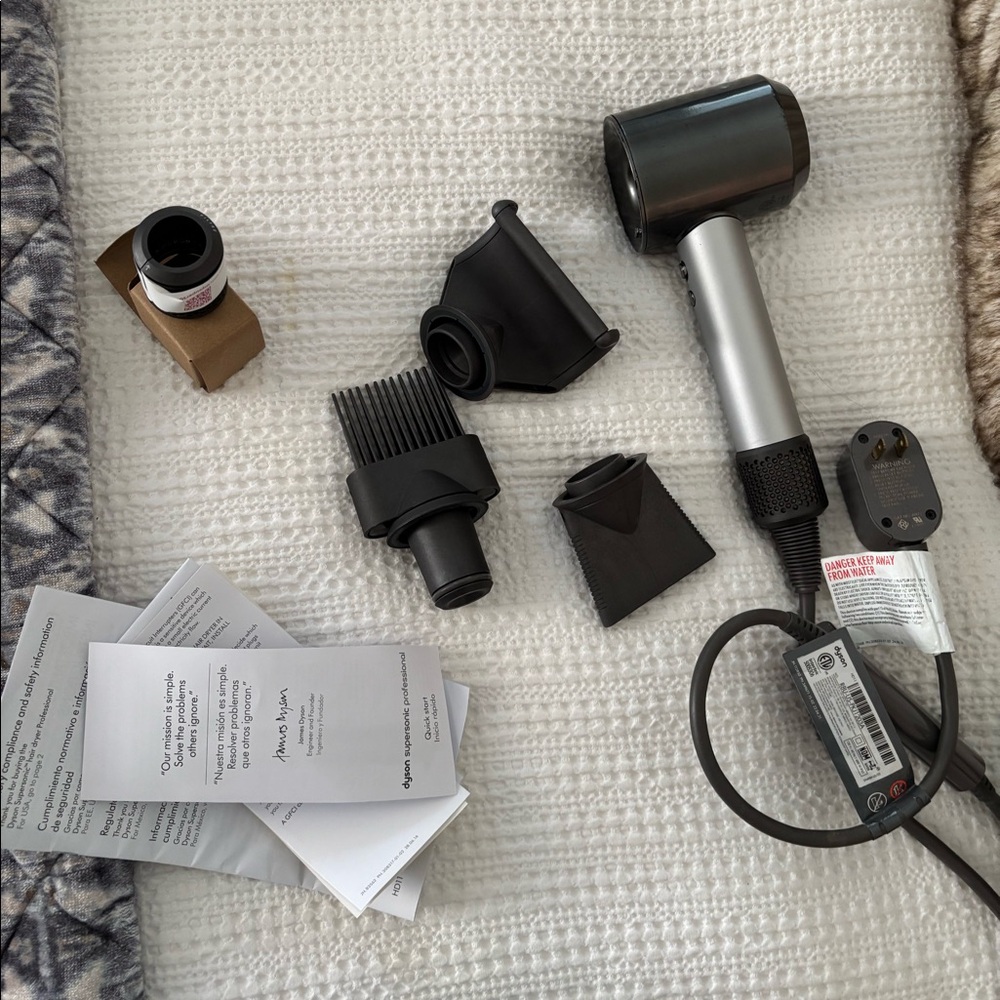 Dyson Hair Blowdryer - 4 attachments